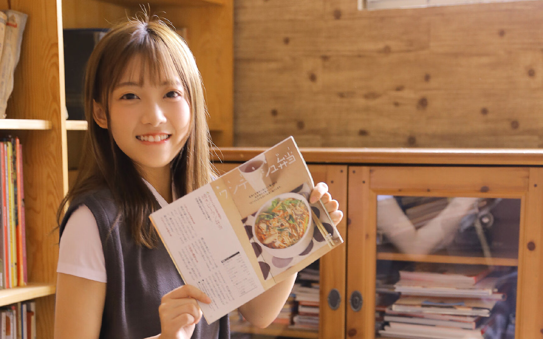 _酷炫霓虹滑板：城市夜行的时尚运动_，滑板 炫酷