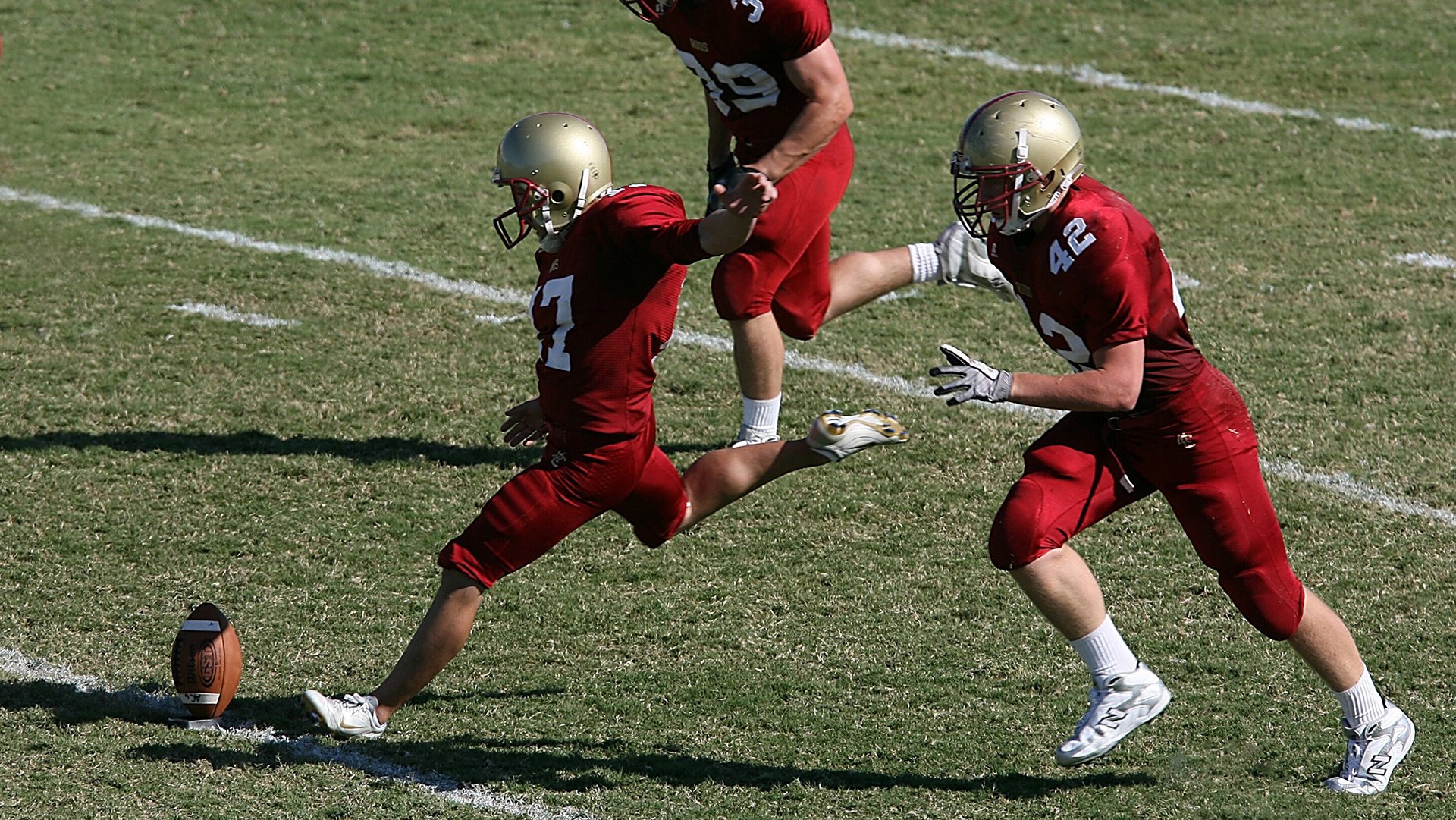 开云网站-法国足球职业联赛战况激烈，场面惊心动魄，法国足球联赛冠军