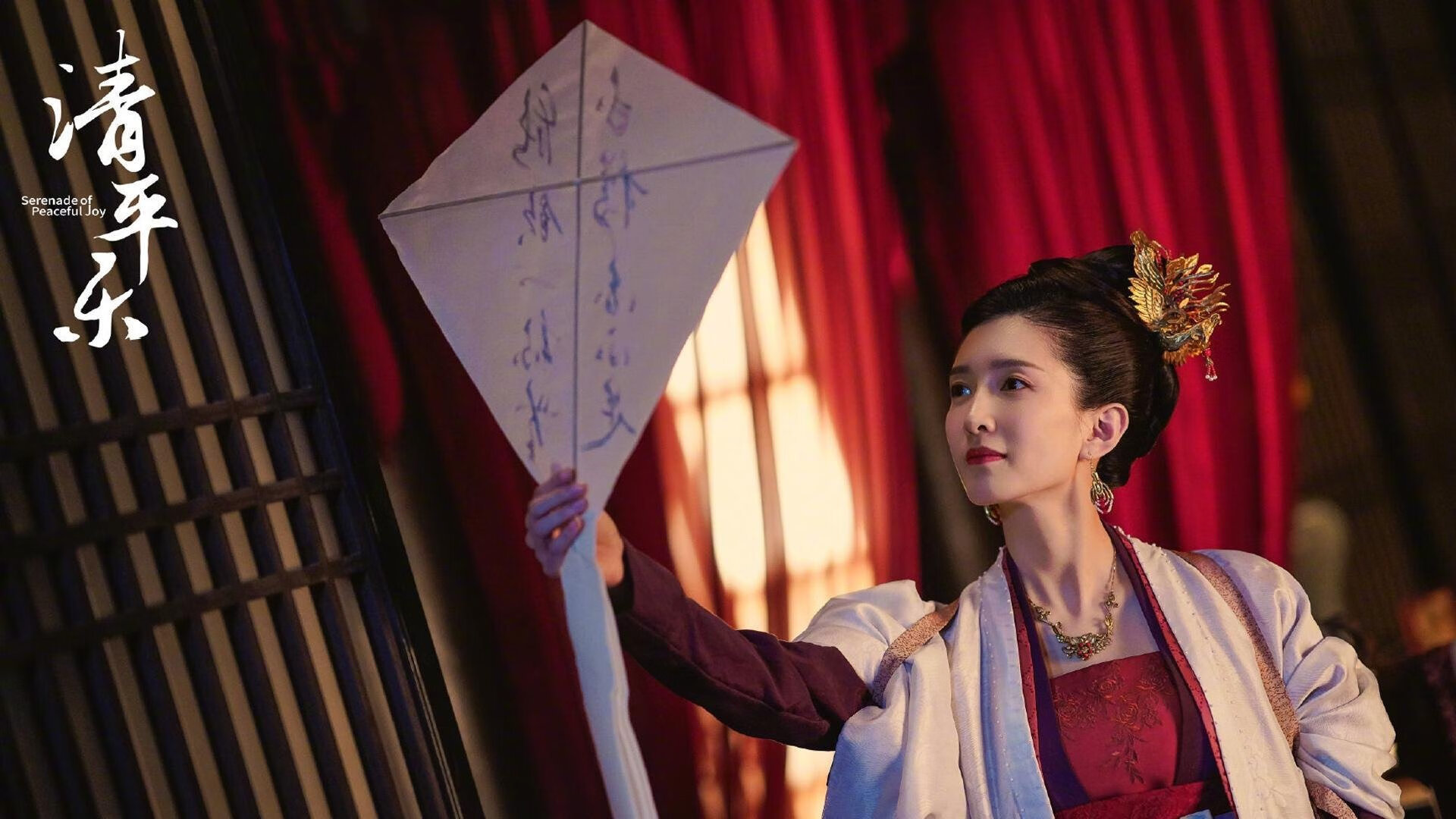 英格兰队在欧洲杯决赛中以1比1战平西班牙队,进入加时赛,英格兰进欧洲杯决赛球迷庆祝